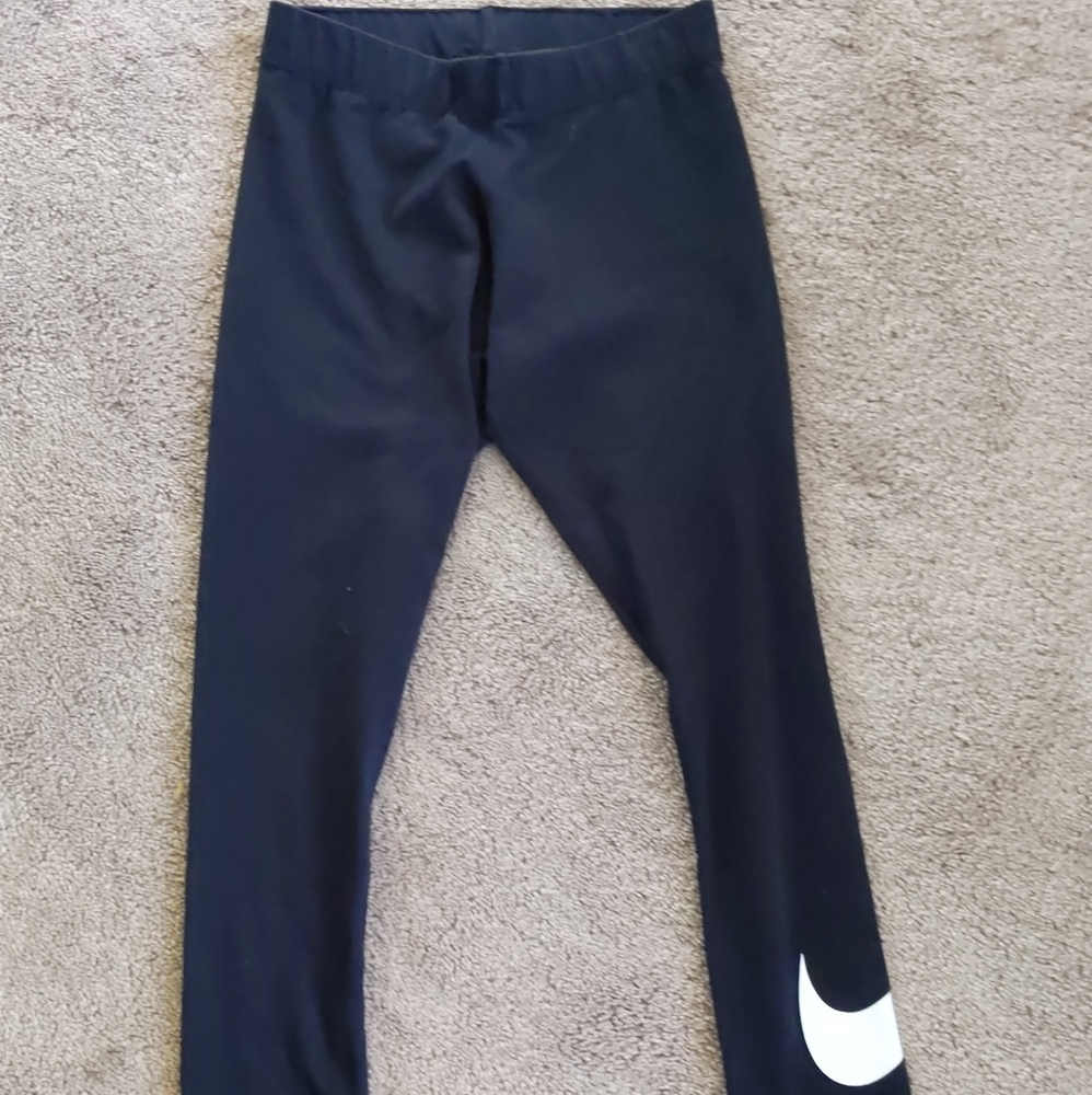 Nike Three Quarter Leggings